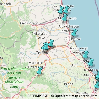 Mappa Centro commerciale Gran Sasso Via Piano d'Accio, 64100 Teramo TE, Italia (23.77615)